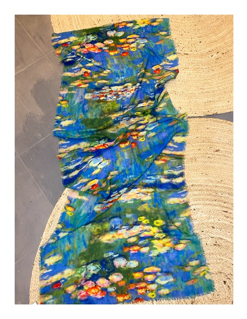 Otracosa shawl Monet waterlelies