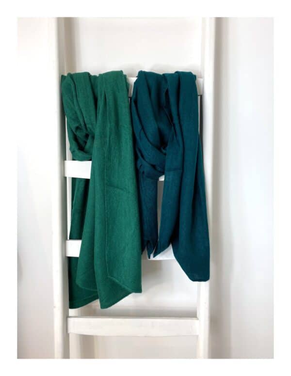 Lovely Scarfs basic shawl, jade