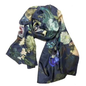 blauwe sjaal van zijde met bloemen