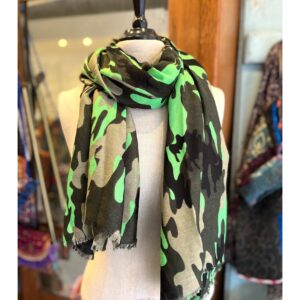 Stoere groene sjaal met camouflage print