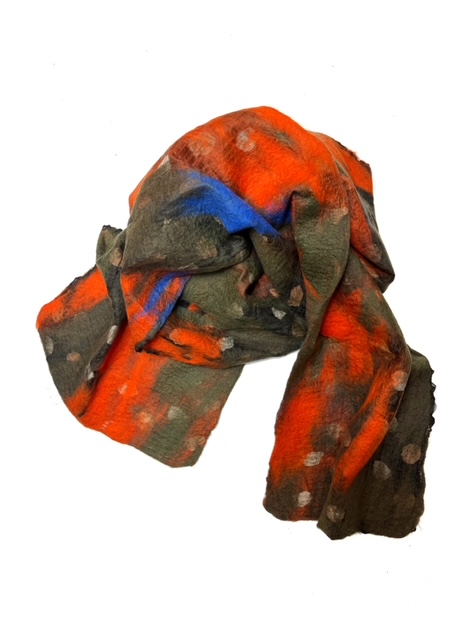 warme shawl van gevilte wol met oranje