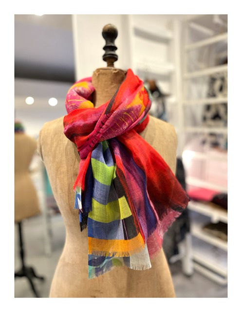 Bijzondere gekleurde smalle shawl