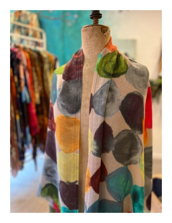 Stola shawl met gekleurde cirkels van Otracosa