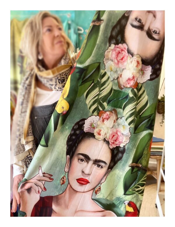 kleurrijke Frida Kahlo shawl