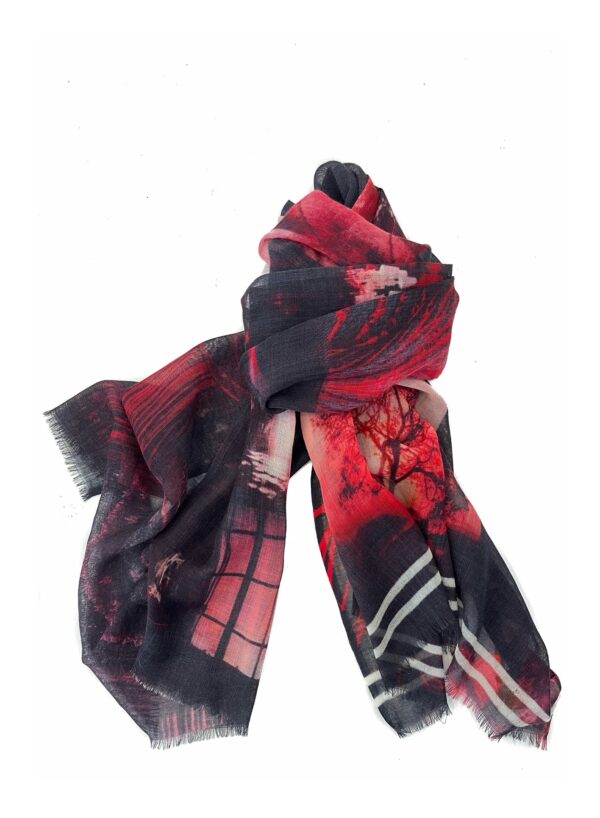 Sjaal met rood van wol