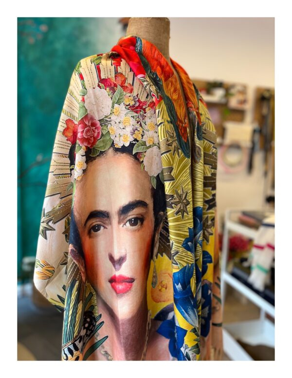 Dubbelzijdige Frida Kahlo stola shawl met geel