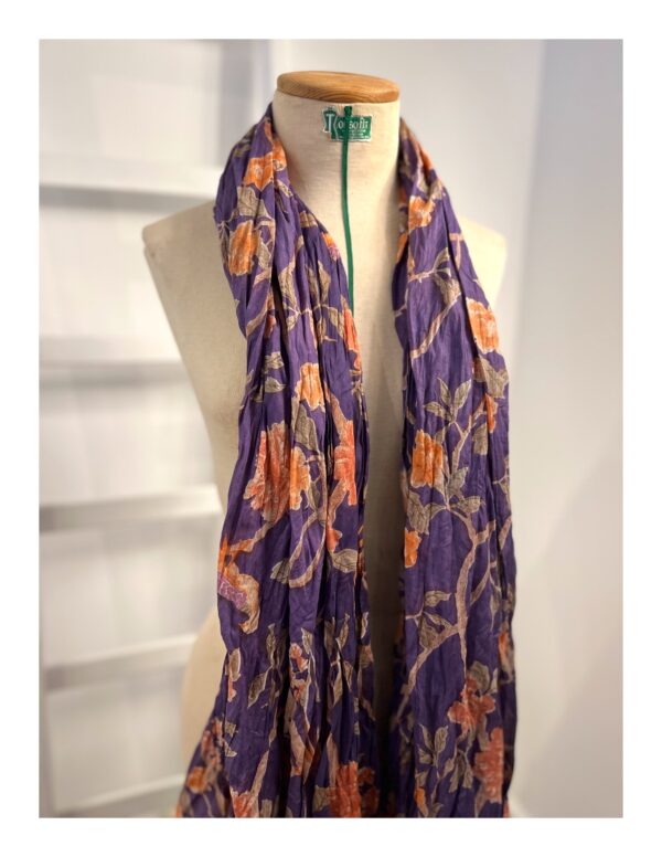 Krinkel sjaal van katoen in paars en zalm kleur