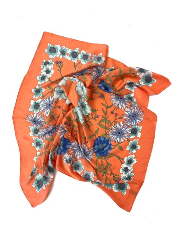 Klein perzik kleurig bandana sjaaltje met bloemen