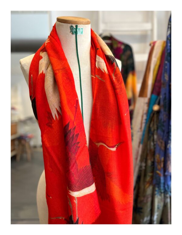 Rode Otracosa shawl met kraanvogels