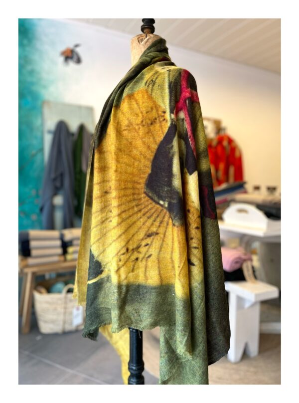 Otracosa shawl van dunne wol en zijde met de Geisha