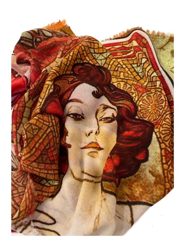 Rode Otracosa shawl in Art Nouveau stijl van Mucha