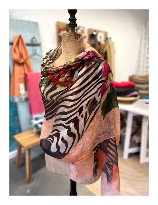 De Zalm roze Otracosa shawl van Katoen en linnen met zebra