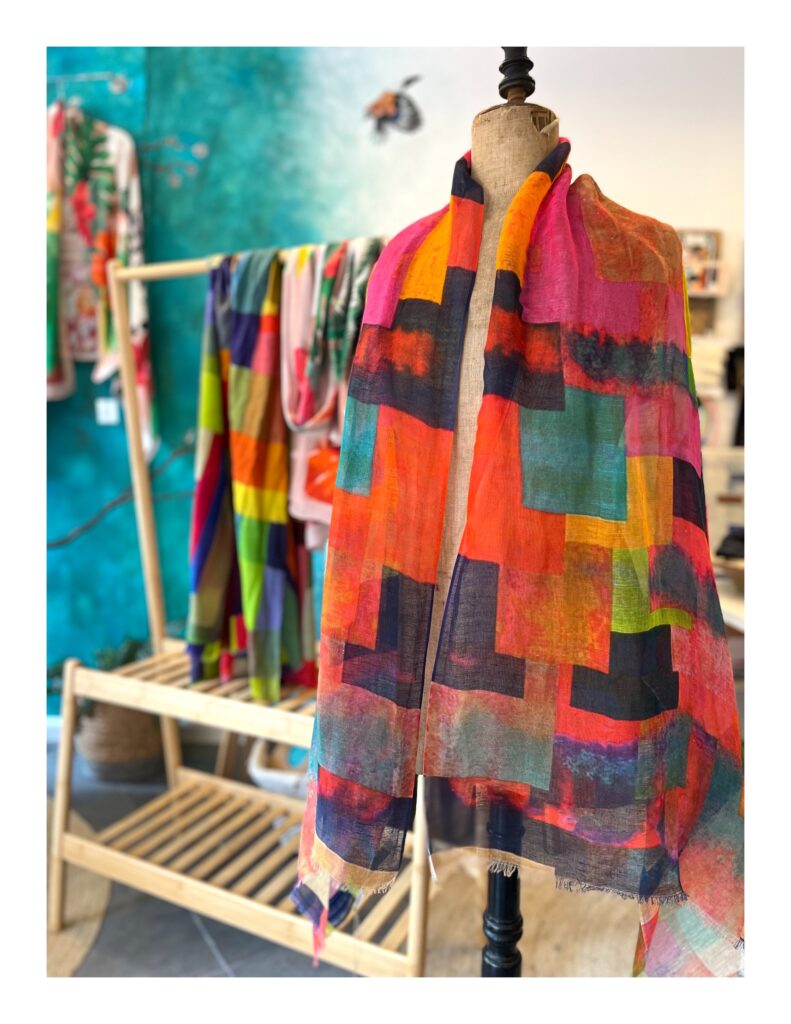 Gekleurde Otracosa sjaal met blokjes van linnen en katoen