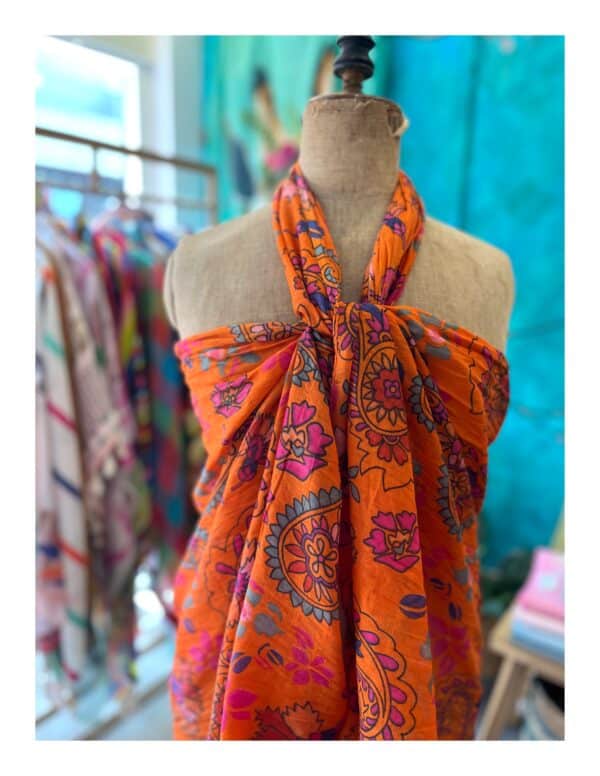 Oranje zomer sjaal en pareo van katoen