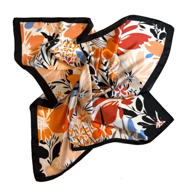 Klein licht bandana sjaaltje met zijde in oranje, zwart en blauw