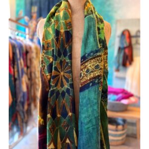 Groene Otracosa art shawl met Frida Kahlo