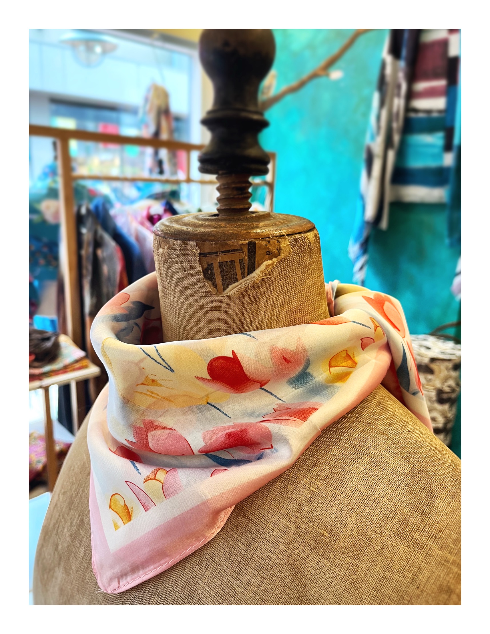 klein vierkant bandana sjaaltje met tulpen