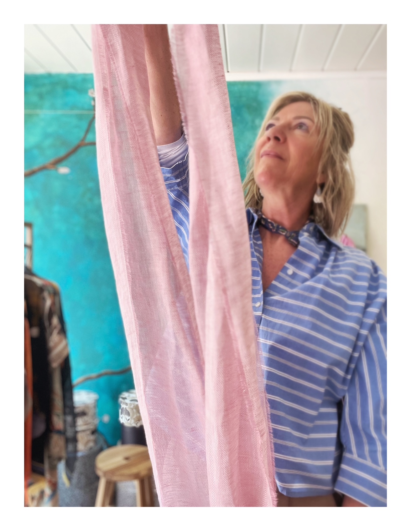 Smalle linnen shawl van Mc Nutt of Donegal in lichtroze