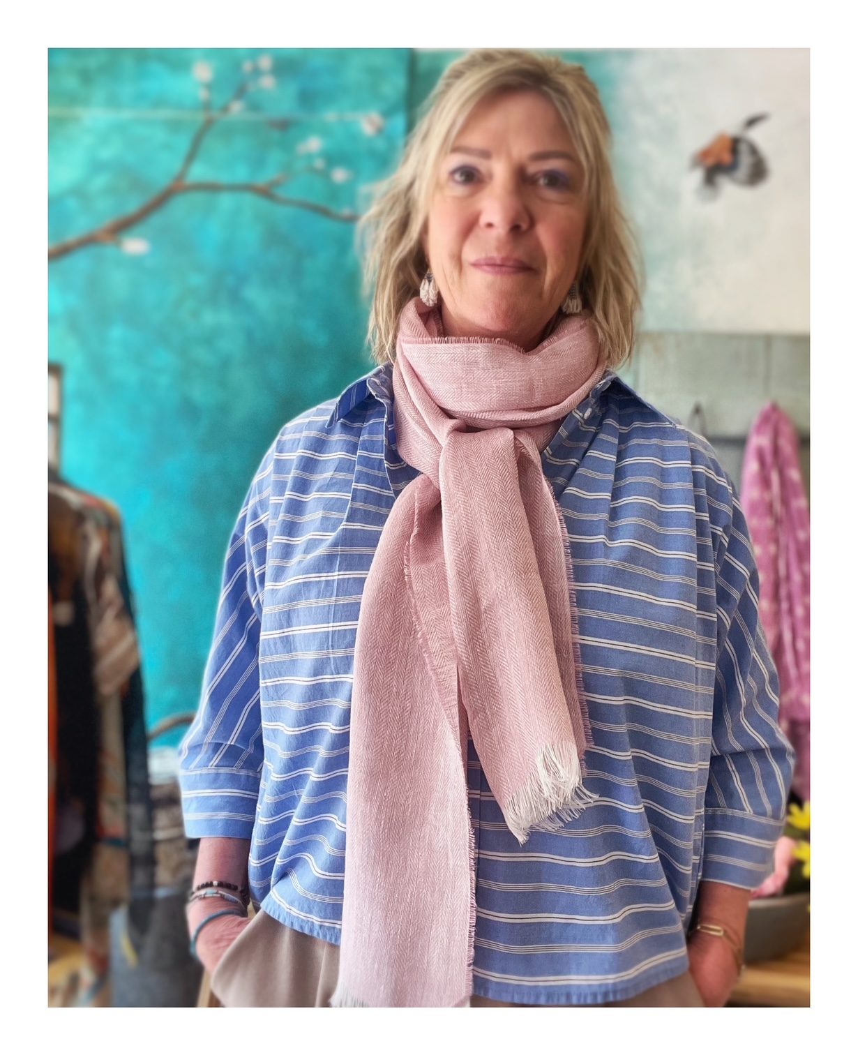 Smalle linnen shawl van Mc Nutt of Donegal in lichtroze