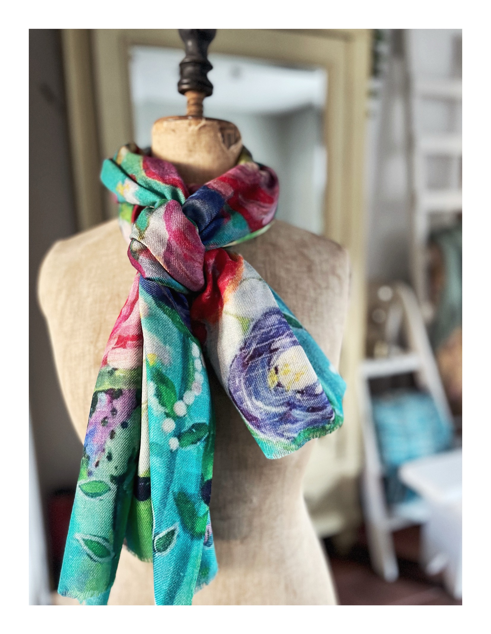 Gekleurde Otracosa bloemen sjaal van wol met zijde