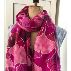 Fuchsia roze ginkgo blad print sjaal