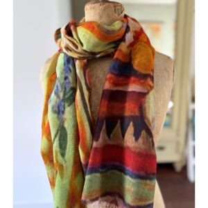 Zachte en soepel vallende wollen art shawl Matisse design